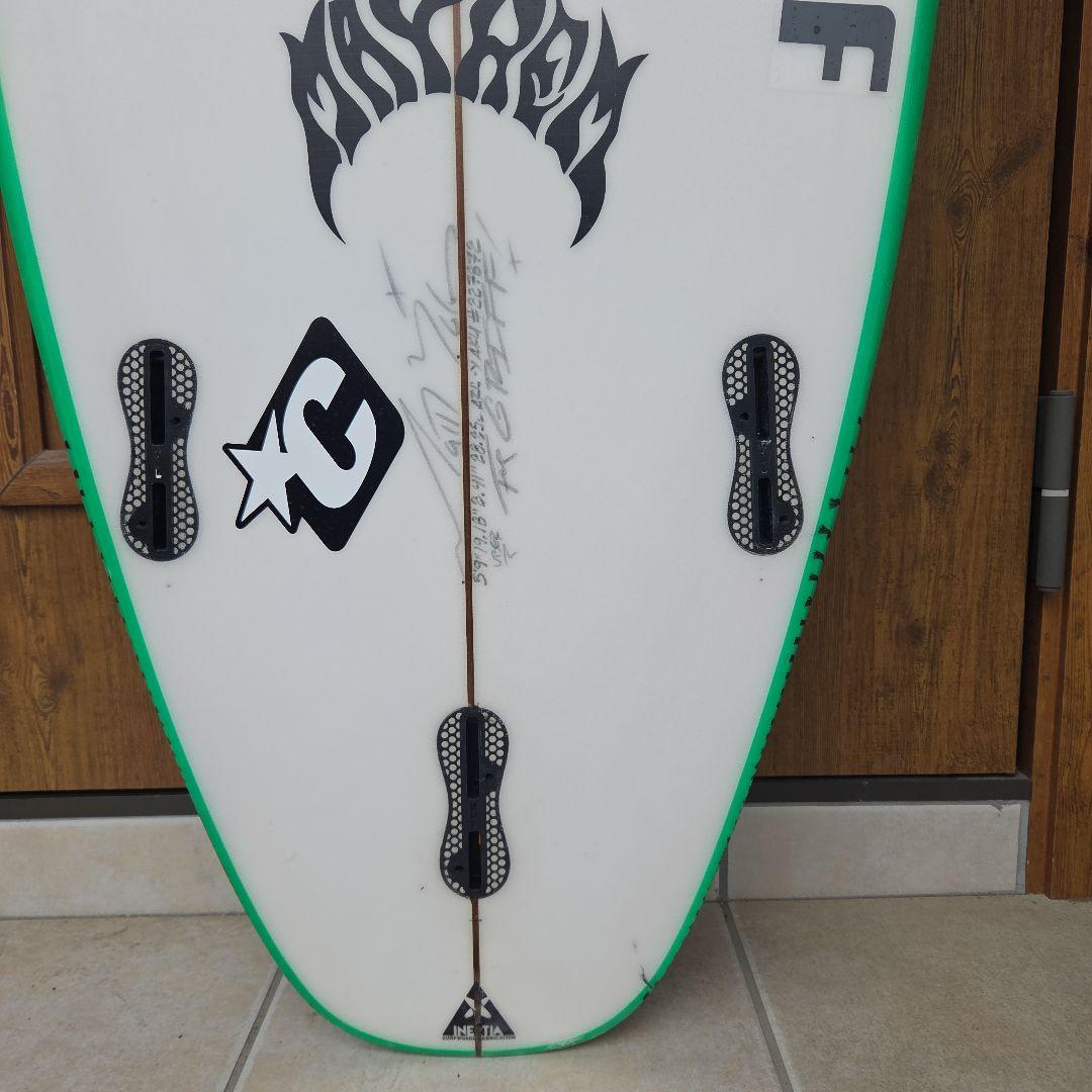 グリフィン本人使用28Llost surfboards mayhem