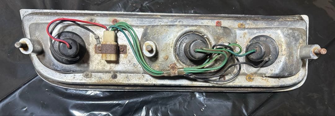 イスズ 117 クーペ PA90 ハンドメイド テール ライト純正 当時物 旧車