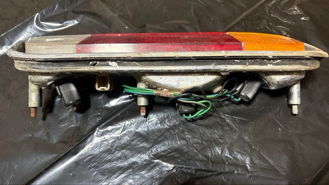 イスズ 117 クーペ PA90 ハンドメイド テール ライト純正 当時物 旧車