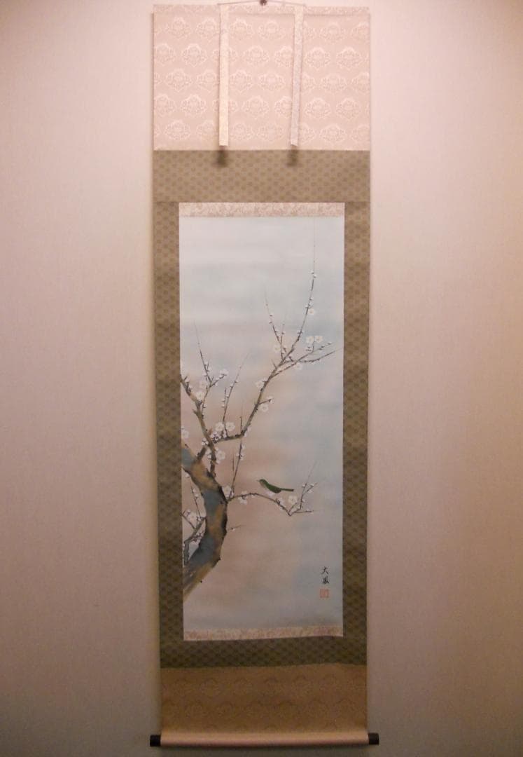 掛け軸 小川大鳳 作 梅に鶯 絹本 希少 軸装 茶道具 掛軸 美品 です。