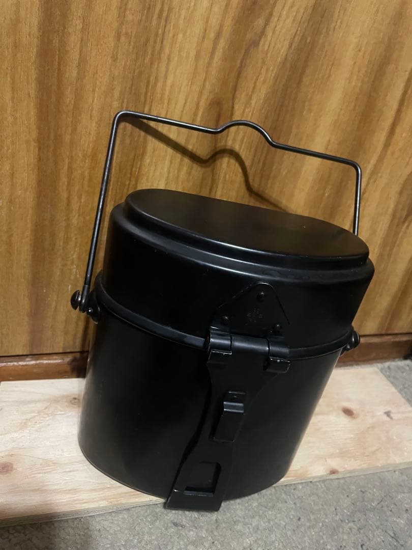 スイス　ミリタリー　ハンゴウ　　ユーズド商品　キャンパー