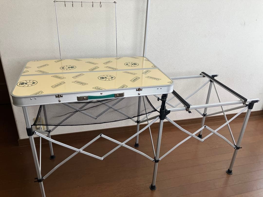 ✨状態良✨ Colemanコンパクトキッチンテーブル‼️ ランタンポールが特徴‼️
