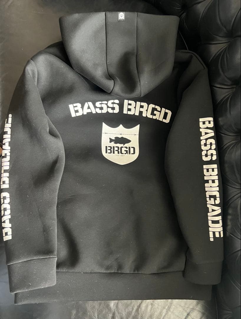 BASS BRIGADE ブラックパーカー