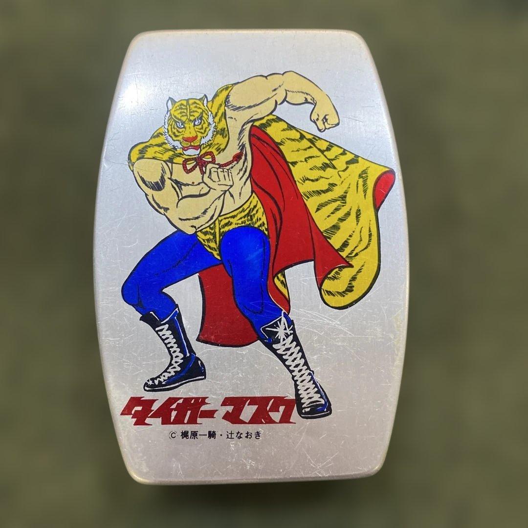 zo　カネゴン・ソフビ＆タイガーマスク弁当箱