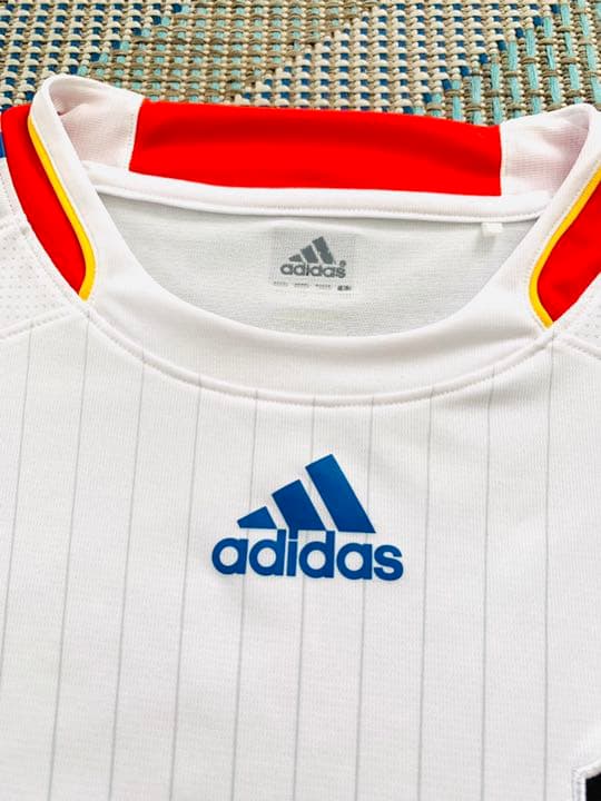 新品未使用品Sランク adidas 日本代表AWAYユニフォーム Lサイズぐらい