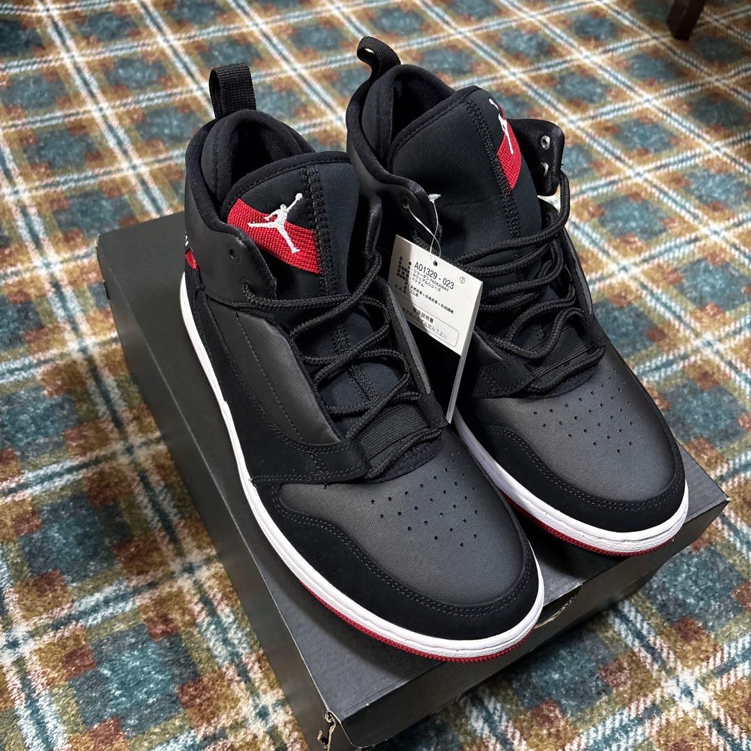 Jordan ブラック/レッド ハイカットシューズ