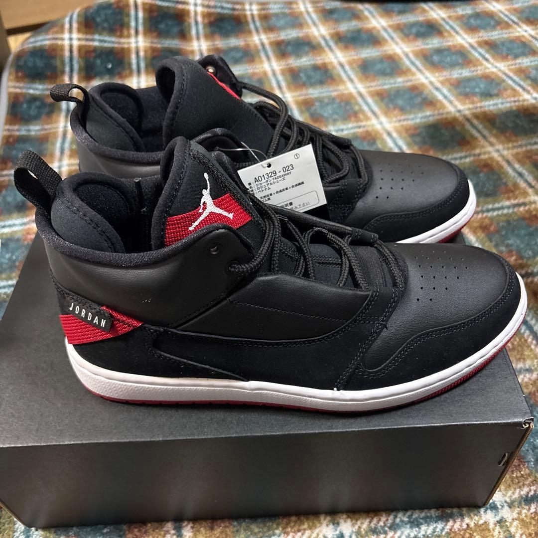 Jordan ブラック/レッド ハイカットシューズ