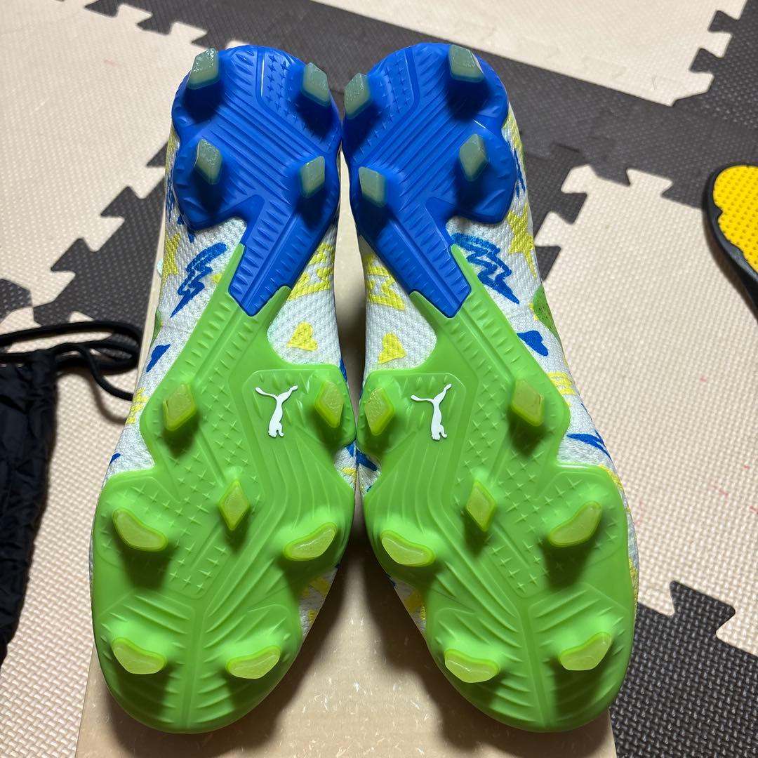 プーマサッカースパイク　フューチャー　ネイマール　FG/AG