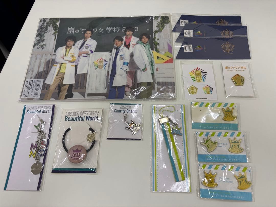嵐 ARASHI グッズ DVD まとめ売り うちわ パンフレット 新品あり