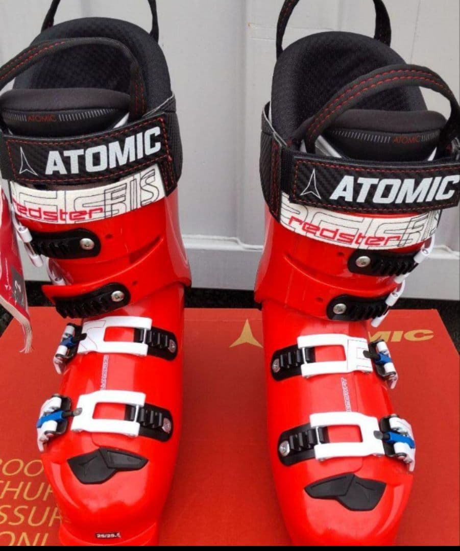 新品タグ付き 未使用保管品 Atomic Red Ster 130