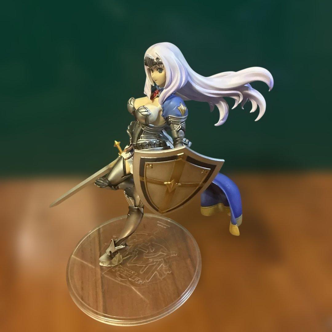 叛乱の騎士姫アンネロッテ　フィギュア 剣と盾のキャラクター