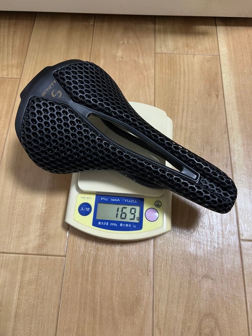 新品 カーボン 3D プリント サドル 軽量 169g