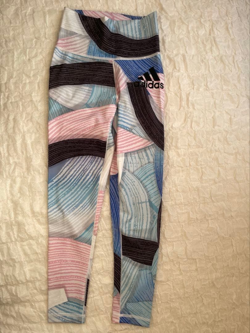 15,000→14,213円　adidas ヨガウエア　セットアップ　M