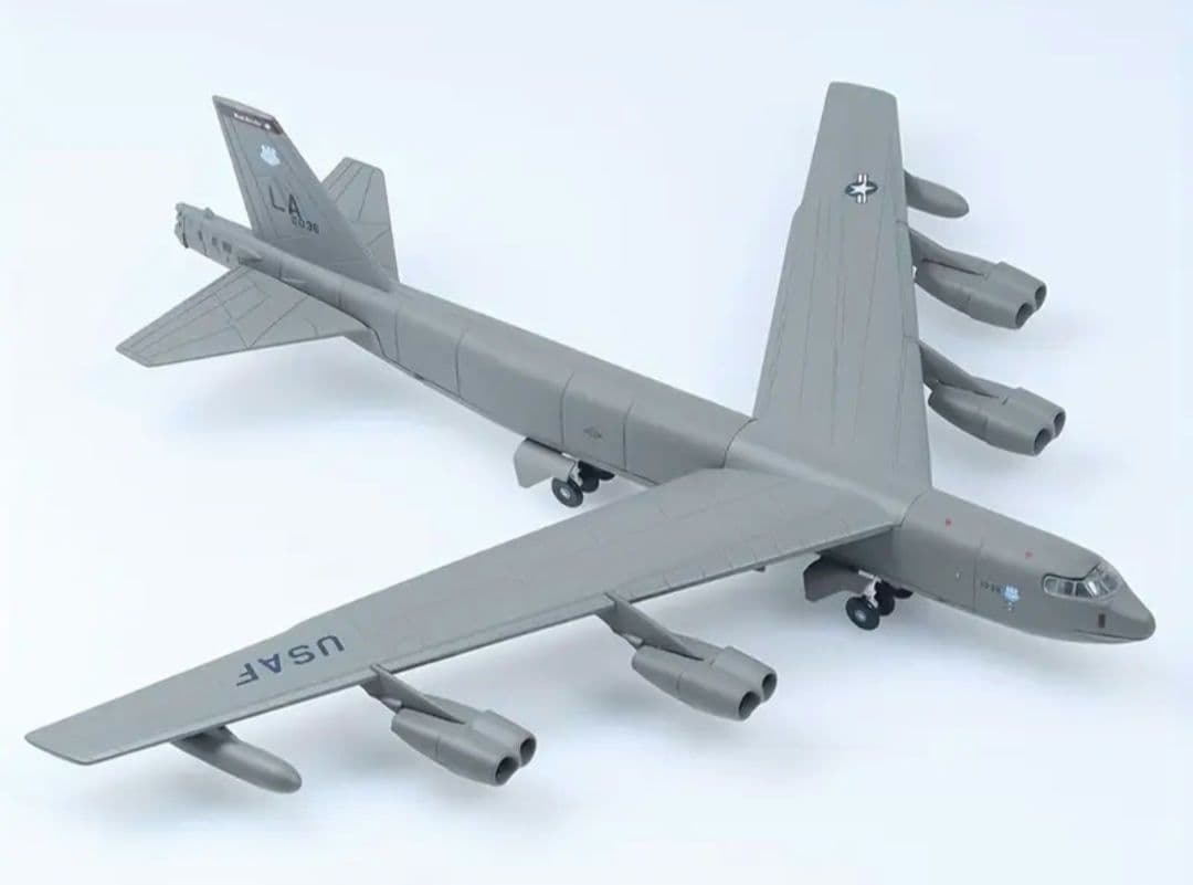 B-52ストラトフォートレス 1/200新品