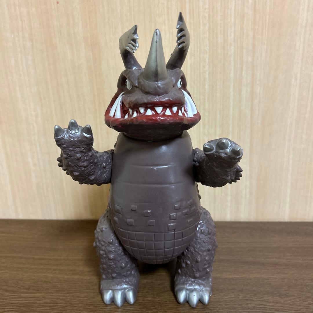 マーミット ネロンガ