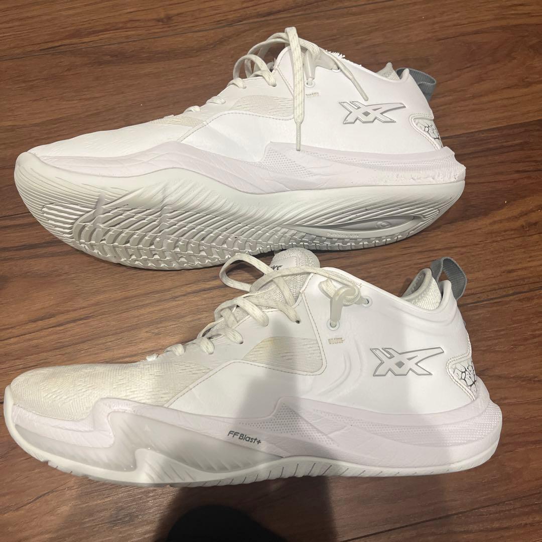 シューズ(男性用) NOVA SURGE LOW 2