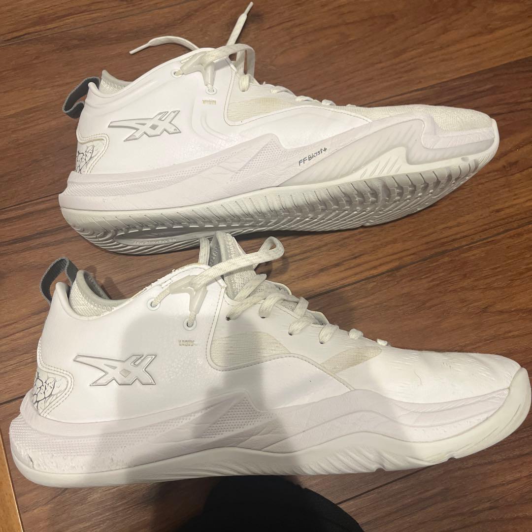 シューズ(男性用) NOVA SURGE LOW 2