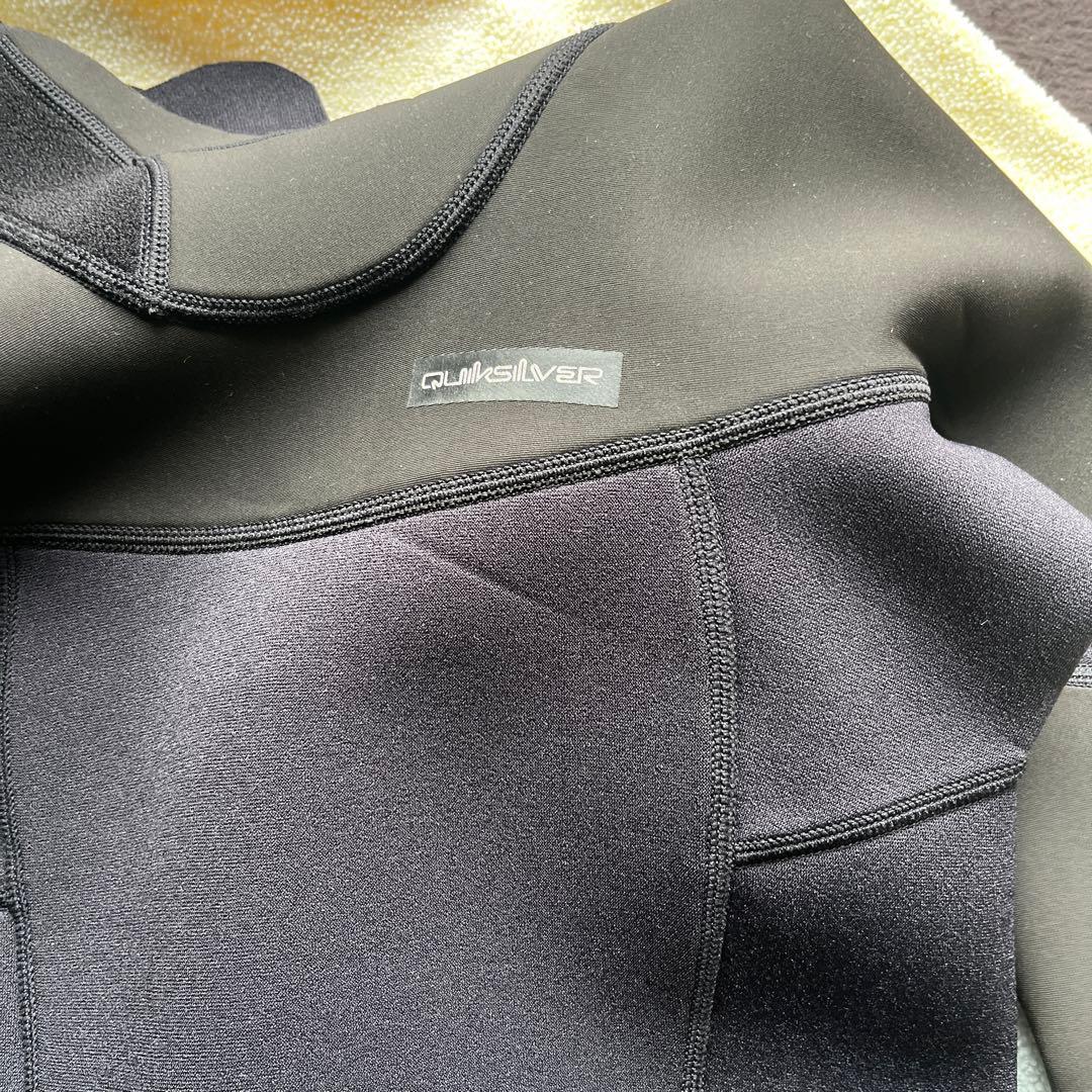 クイックシルバーウエットスーツ　ジュニア用　　140サイズ新品未使用タグ付