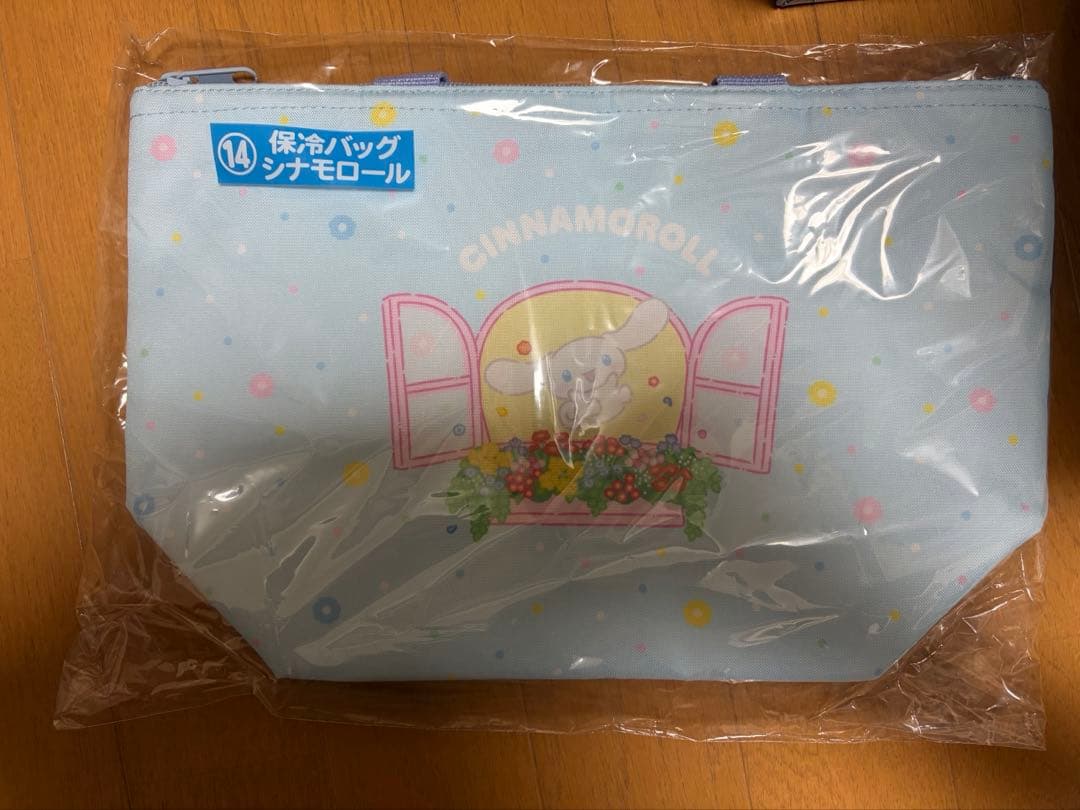 サンリオ　一番くじ　シナモンロール　キャリーケース 保冷バッグ マグカップ