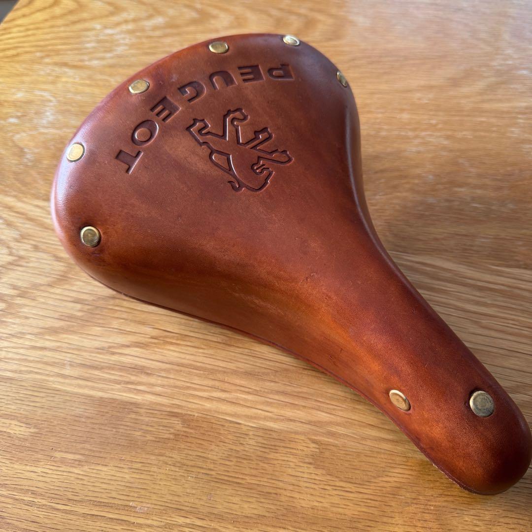 【美品・箱付】PEUGEOT レザーサドル　革