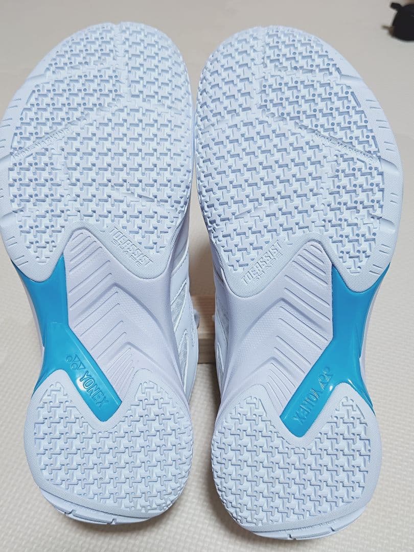 YONEX バドミントンシューズ カスケードアクセルミッド