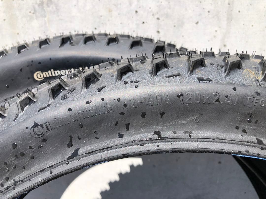 Continental ERuban Plus 20’’ x 2.4 2本セット