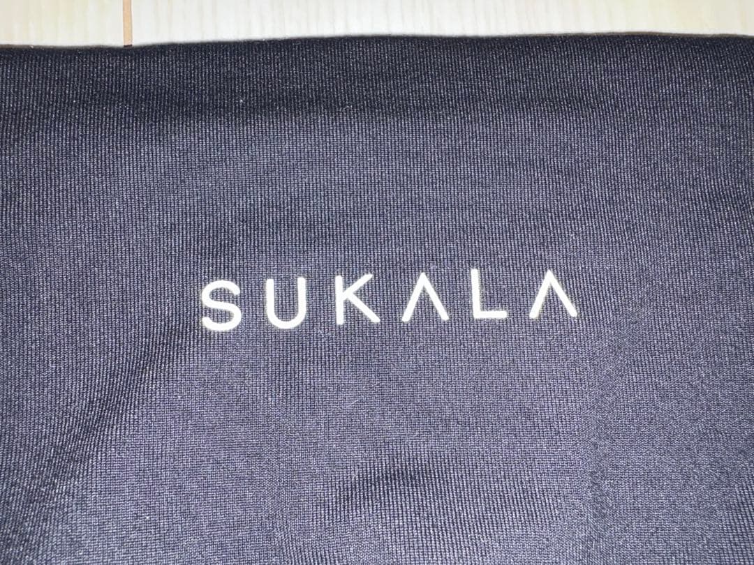 美品【SUKALA】 カラーラインレギンス ヨガレギンス　Mサイズ