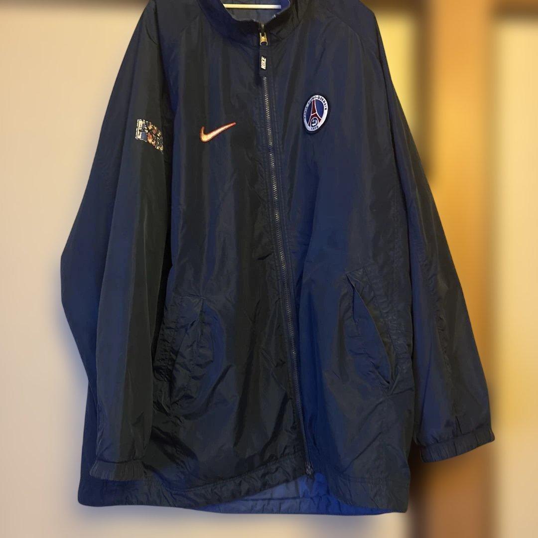 PSG パリサンジェルマン　ダウンジャケット
