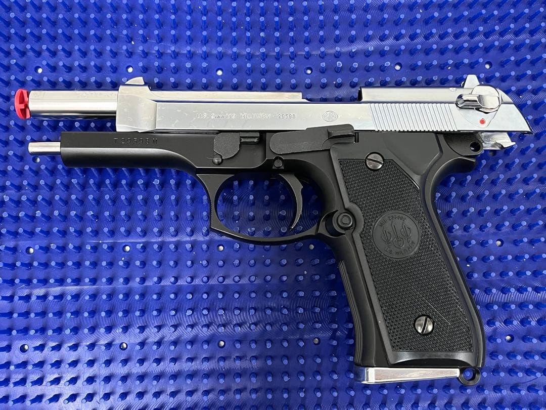 東京マルイ　ガスブローバック　Ｍ92Ｆ　ミリタリーモデル　スライドシルバー