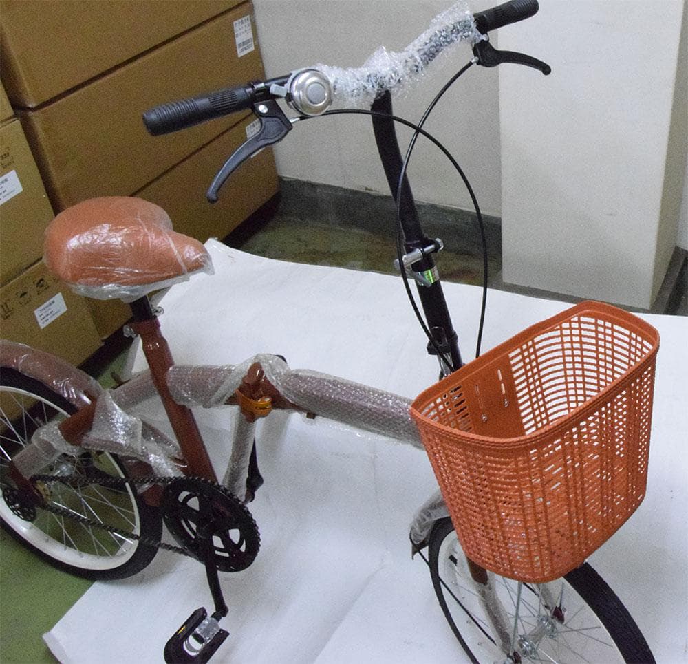 在庫サンプル 折りたたみ自転車 ２０インチ ミニベロ ママチャリカゴ付【ベージュ