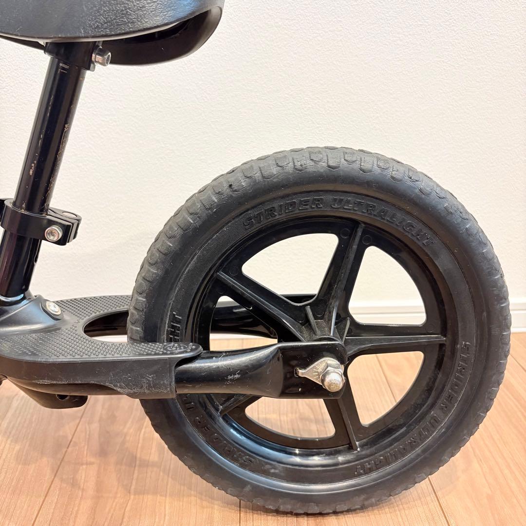 STRIDER！ストライダー12インチブラック黒バランスバイクスポーツモデル