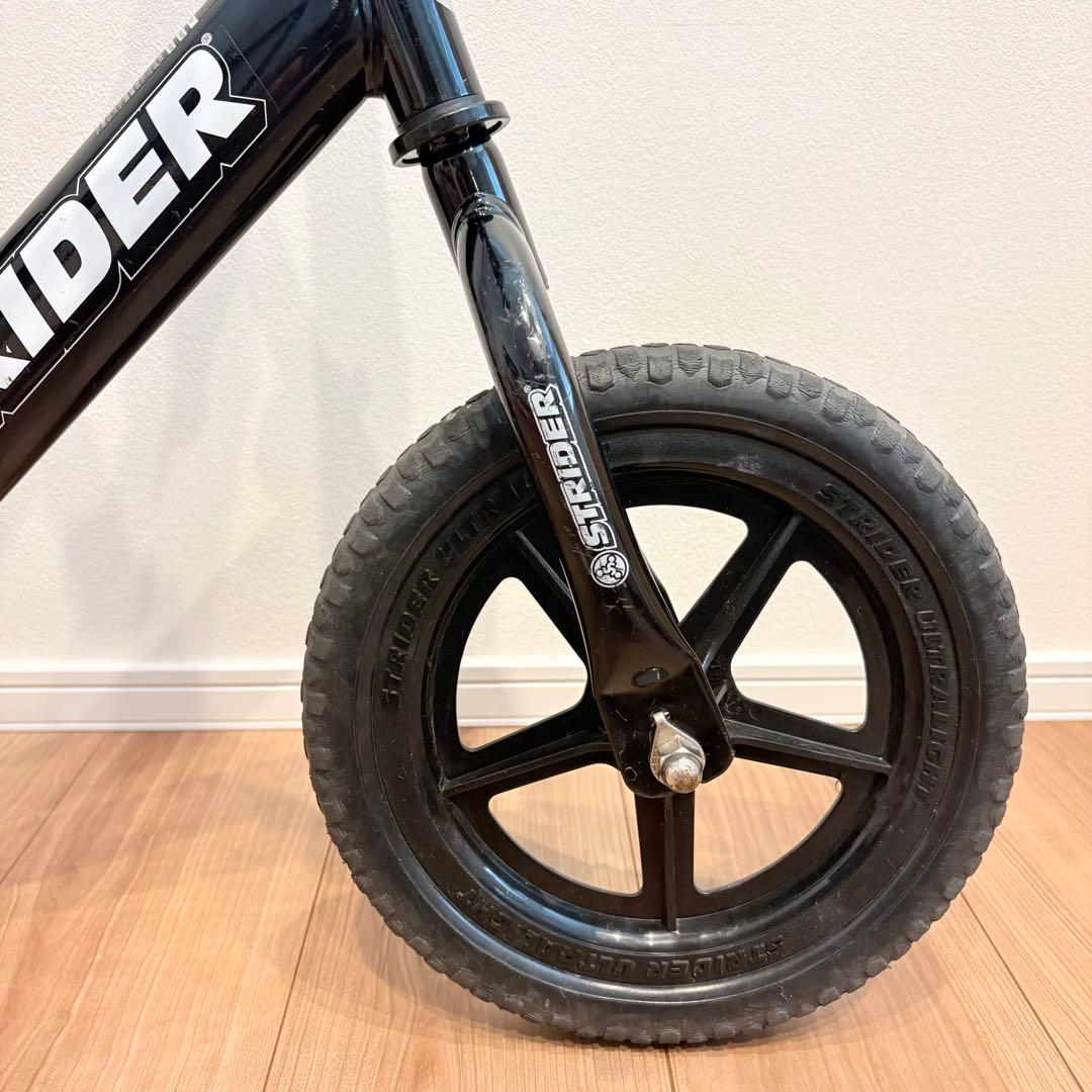 STRIDER！ストライダー12インチブラック黒バランスバイクスポーツモデル