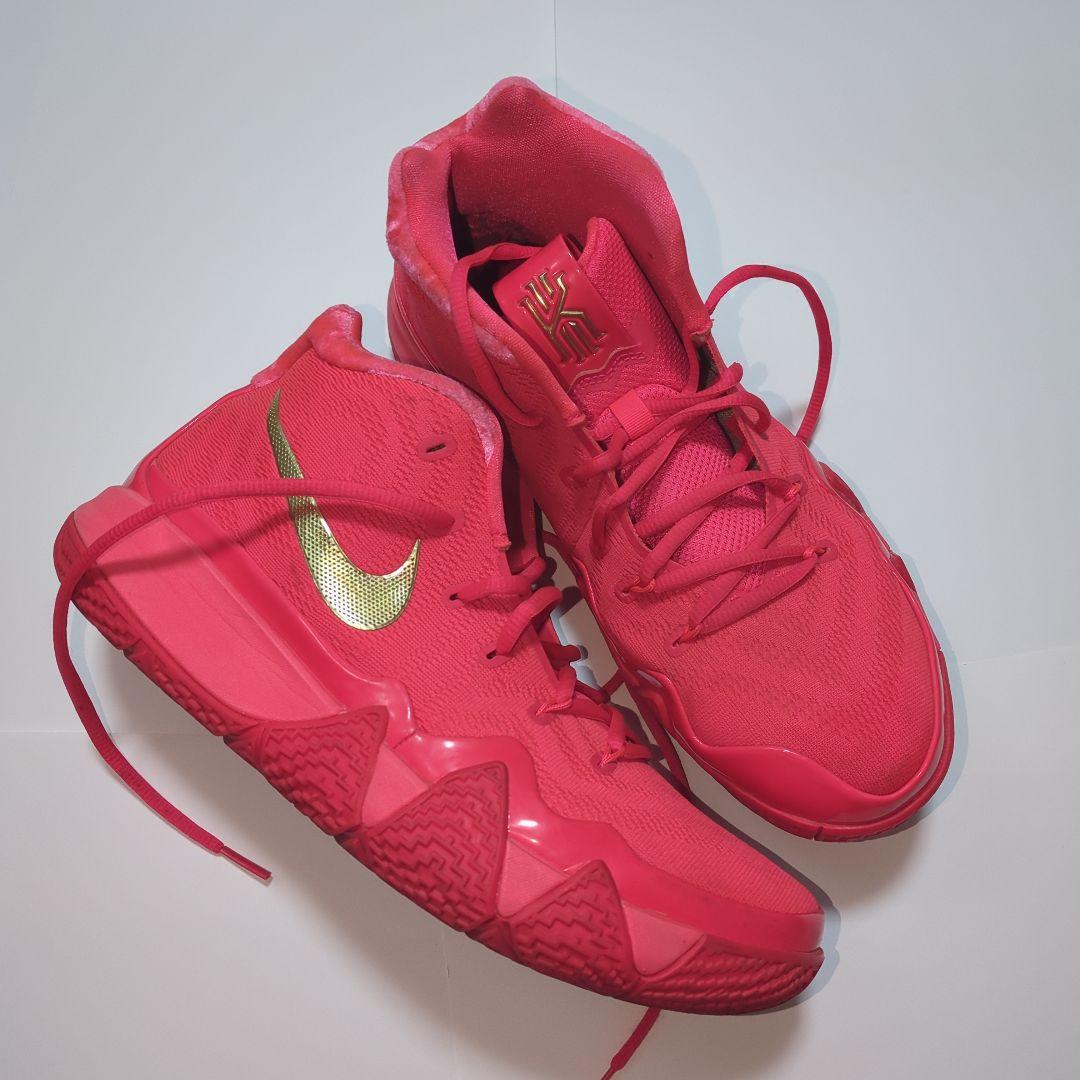 Nike Kyrie 4 “Red Carpet” スニーカー