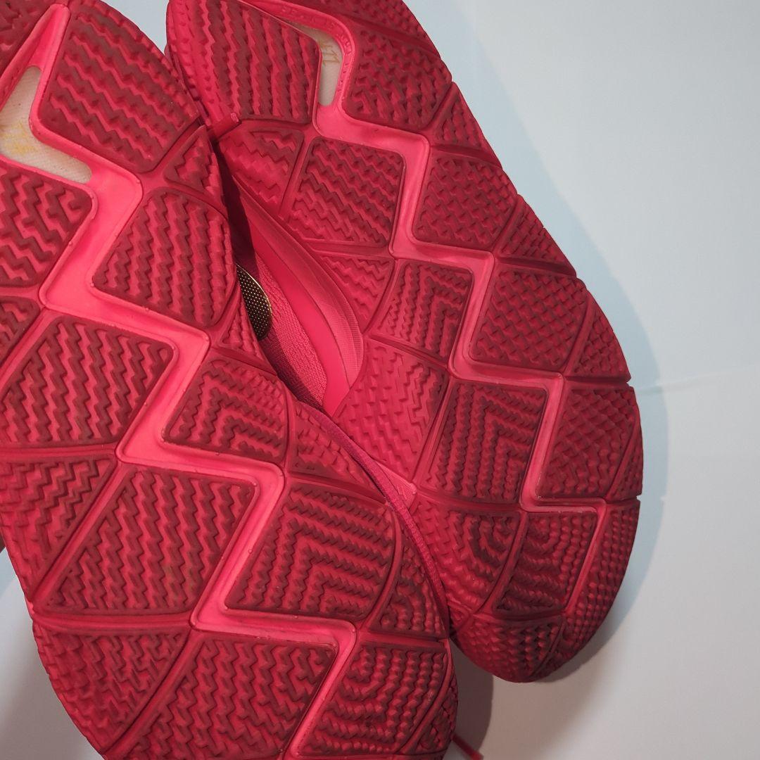 Nike Kyrie 4 “Red Carpet” スニーカー
