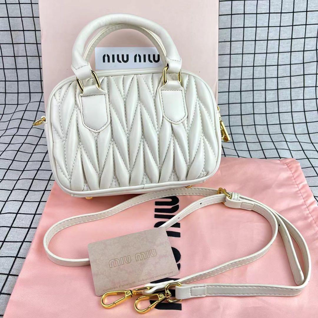 ノベルティ MIU MIU ‎ミュウミュウボウリングバッグ ハンドバッグ
