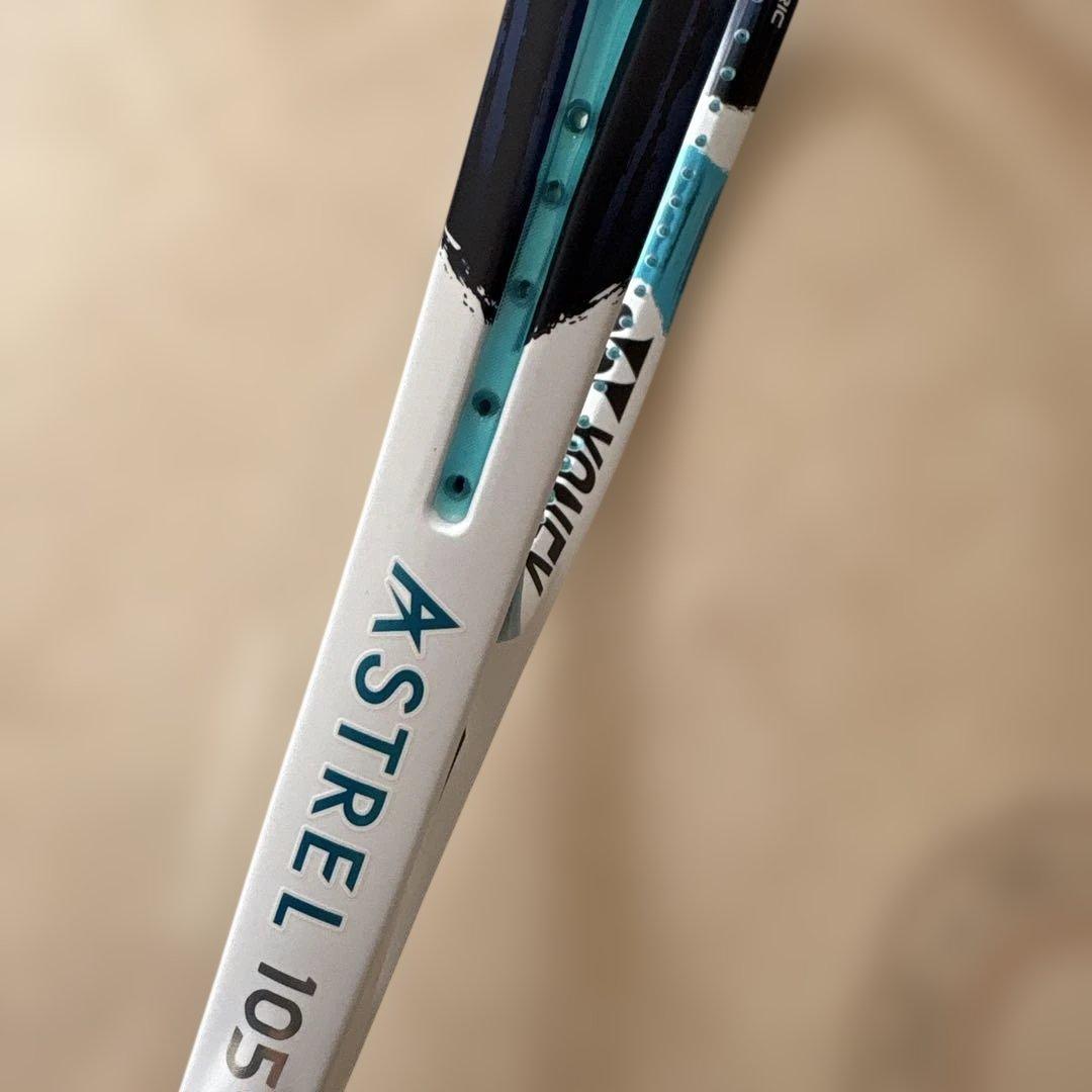 硬式テニスラケット YONEX ASTREL 105