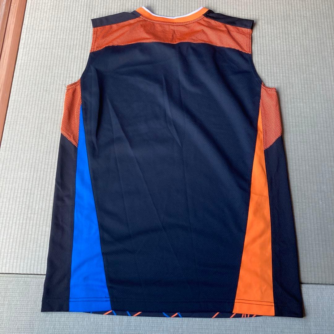 YONEX ノースリーブＴシャツ　Ｌサイズ