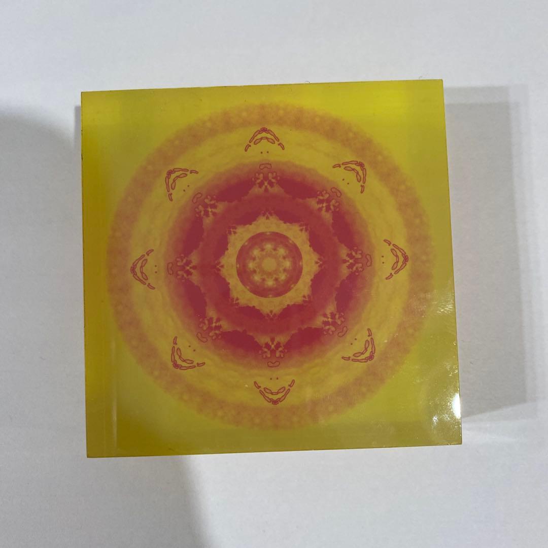 クリスタル クスリエ クリスタルキューブ 幾何学アート 輪宝 75mm