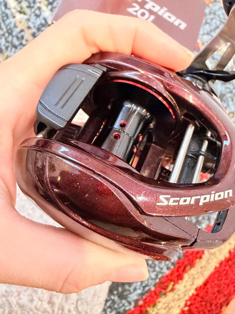 美品SHIMANO Scorpion 201 ベイトリール