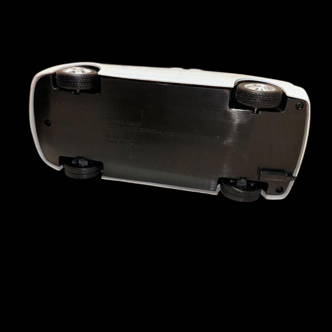 【希少品】トヨタRAUM 箱付き カラーサンプルミニカー