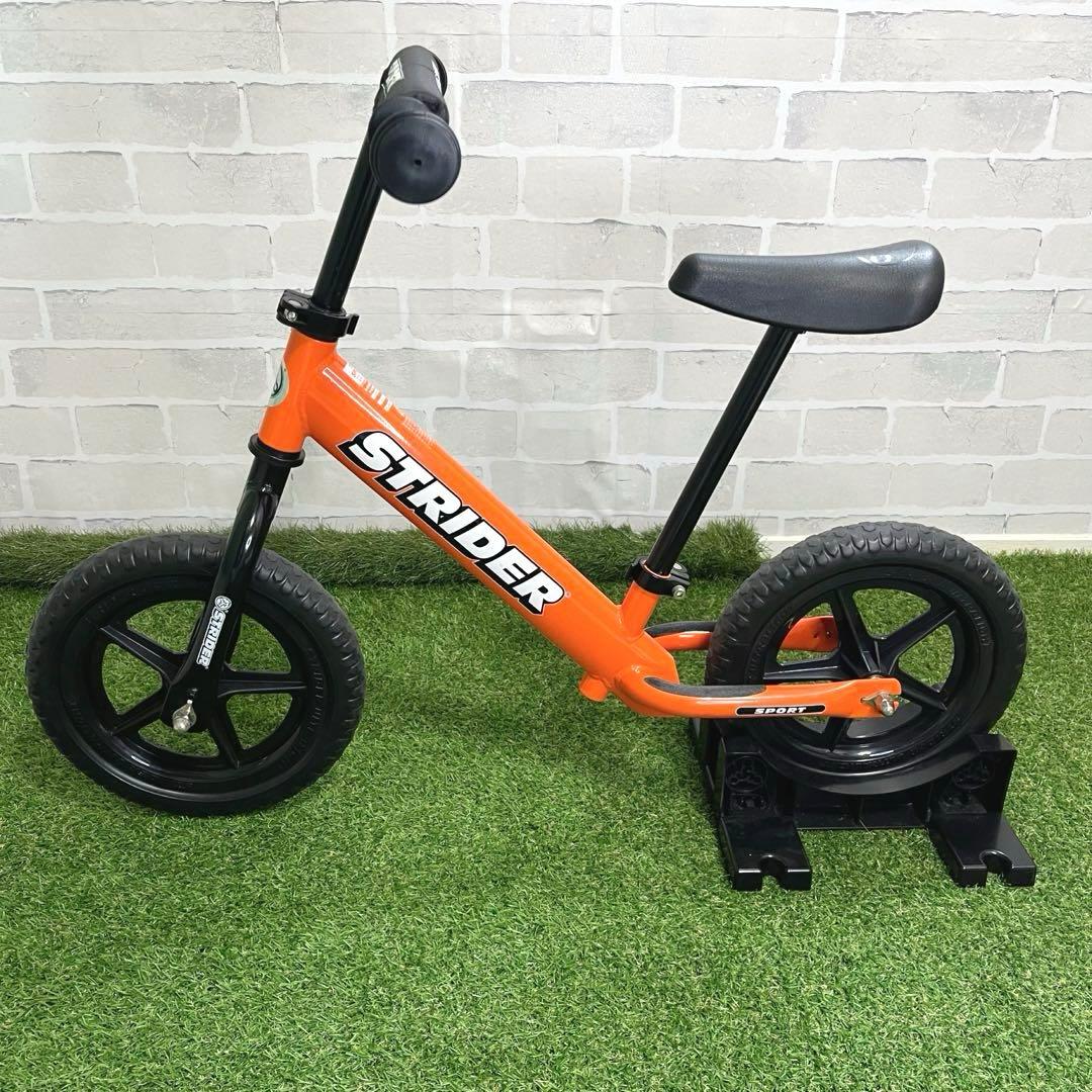 極美品 ストライダースポーツ 日本正規品 12インチバランスバイク オレンジ