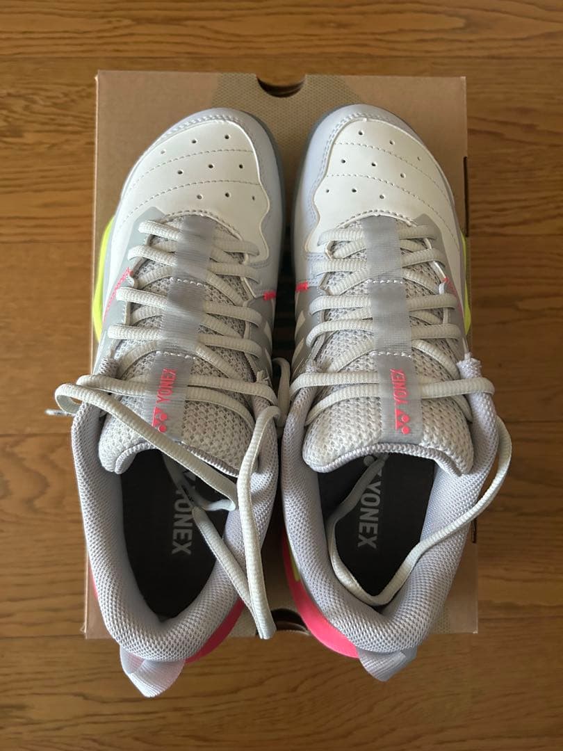 YONEX サブアクシア ウィメン　バドミントンシューズ　25cm
