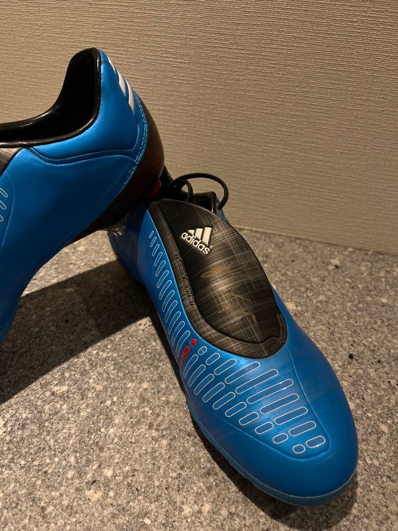 中村俊輔選手　直筆サイン入りスパイク　新品