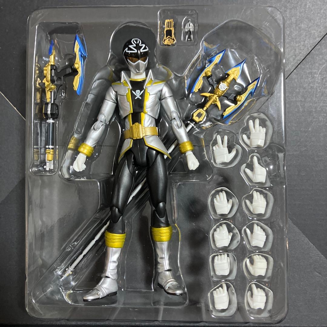SHフィギュアーツ ゴーカイシルバー