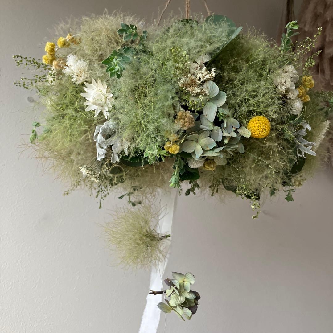 スモークツリー とイエローのフライングリースクラスペディア　貝細工　紫陽花