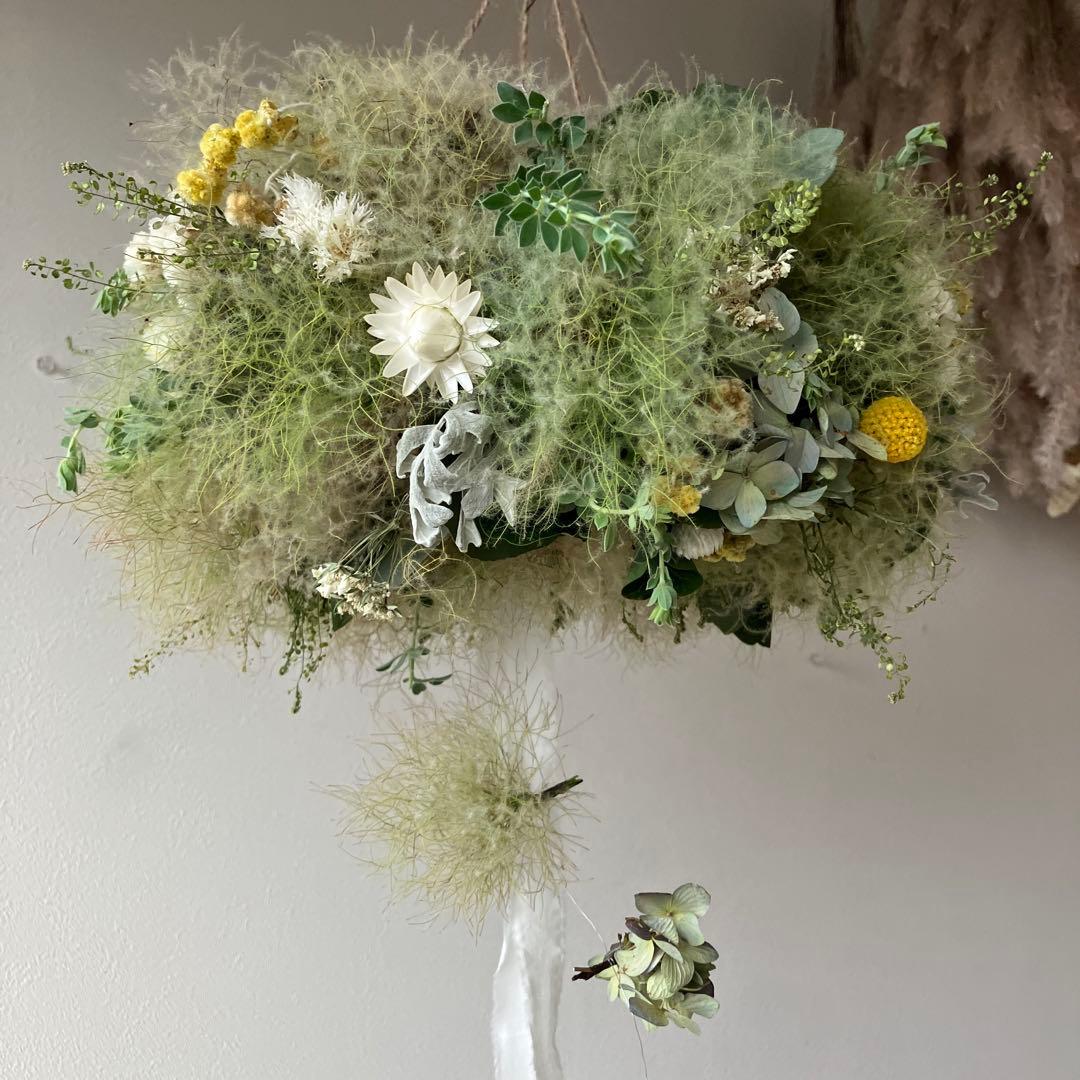 スモークツリー とイエローのフライングリースクラスペディア　貝細工　紫陽花
