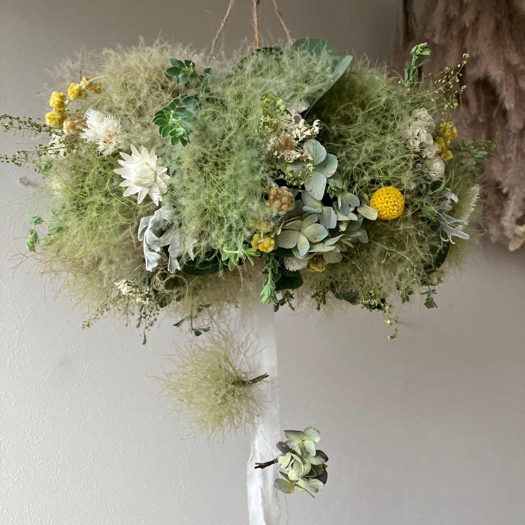 スモークツリー とイエローのフライングリースクラスペディア　貝細工　紫陽花