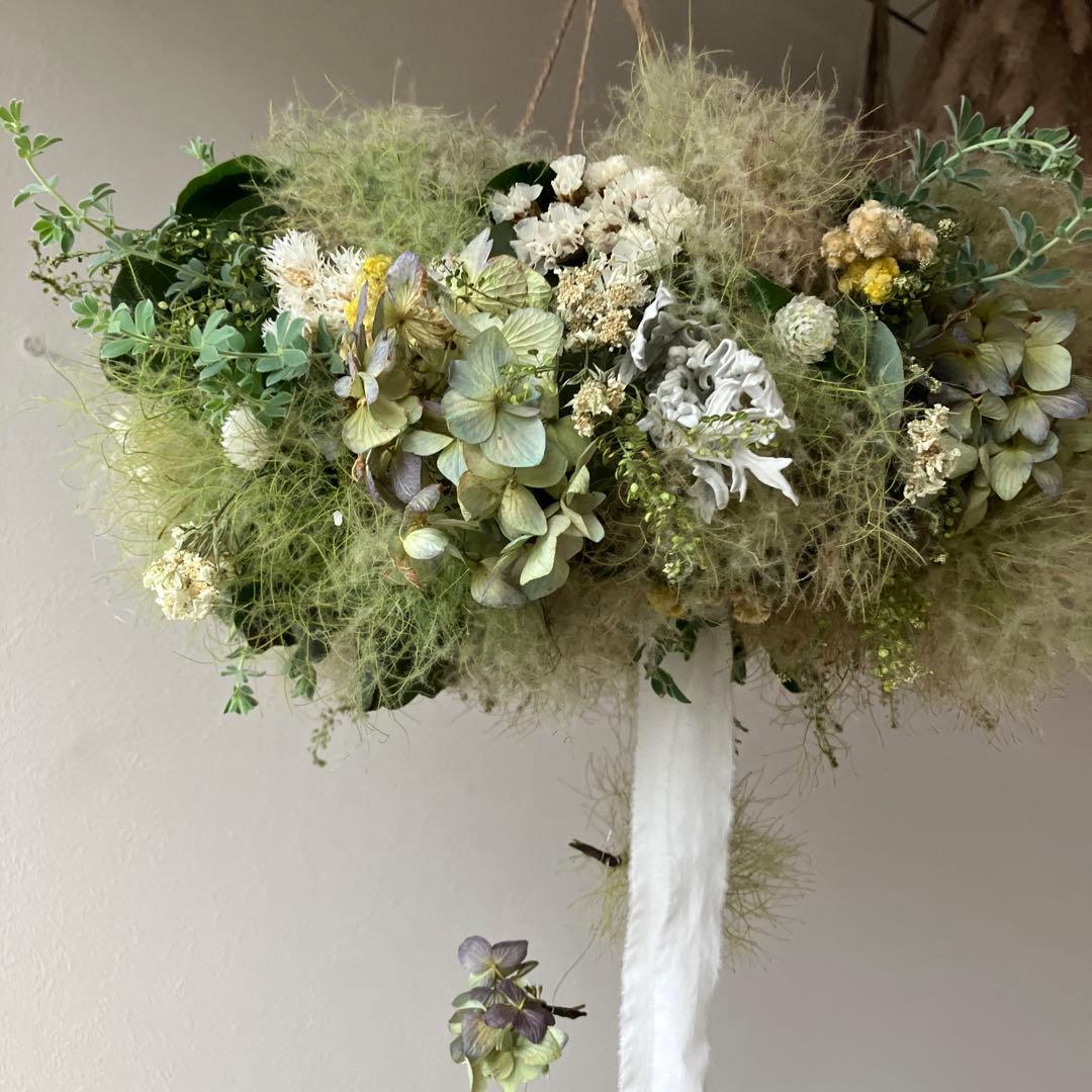 スモークツリー とイエローのフライングリースクラスペディア　貝細工　紫陽花