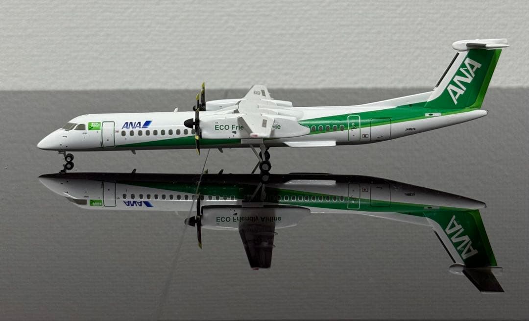 n*o様 1/200 ANA DHC-8-400 エコボン JA857A Q40