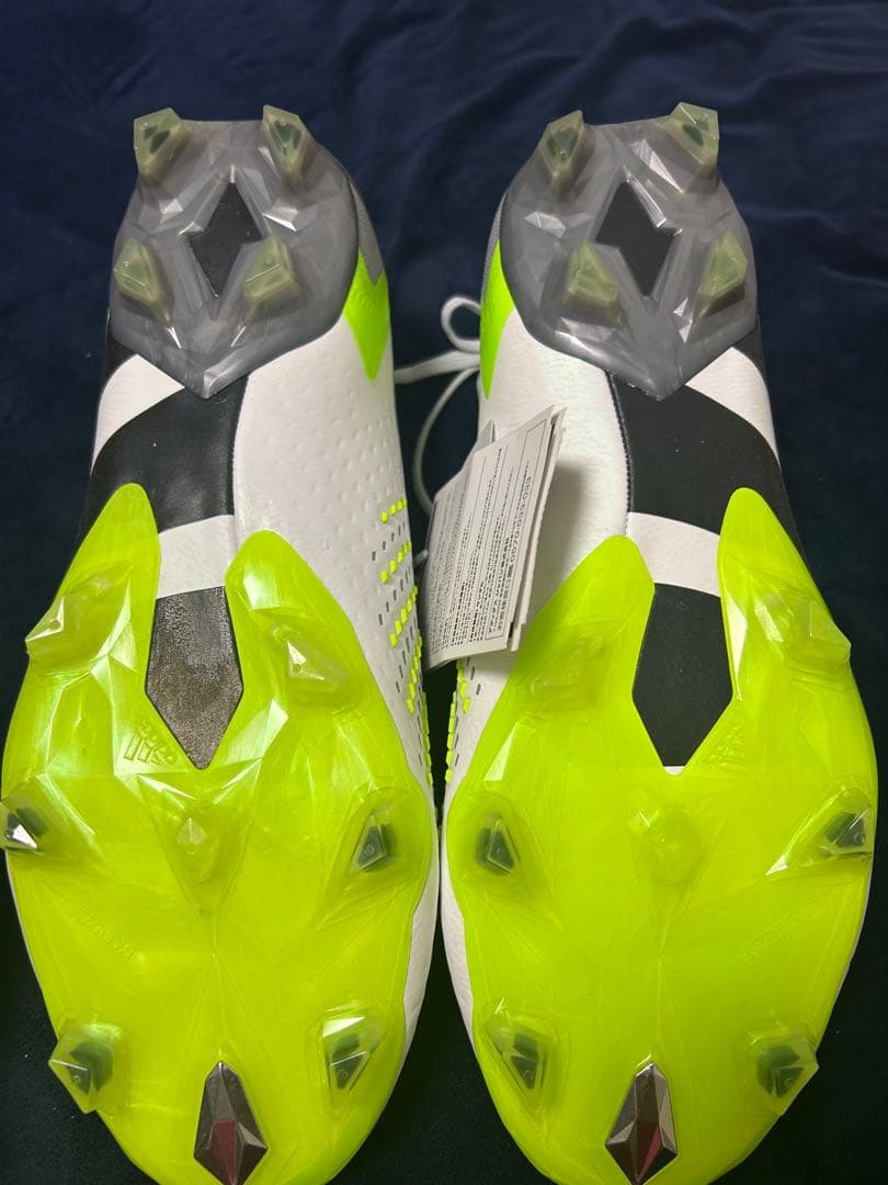 サッカースパイク　プレデター　アキュラシー　FG 29.0cm